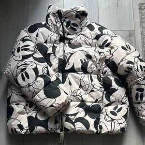 H&M Disney Minnie Mouse Black & Cream Graphic Puffer Jacket